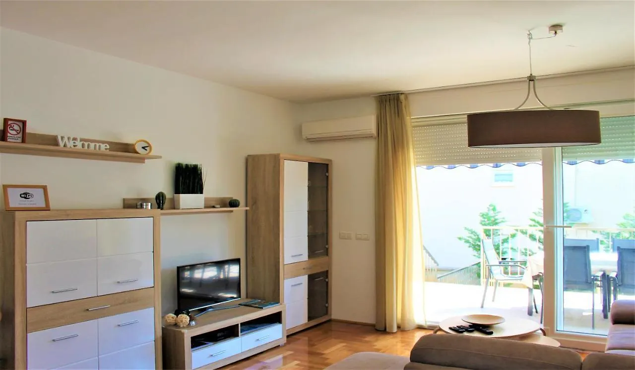 Adris Apartment - Private Parking Zadar
