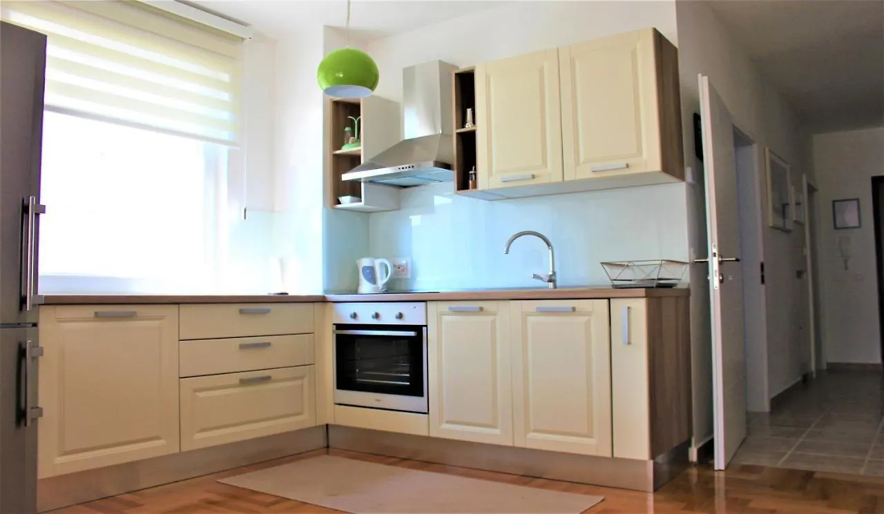 Adris Apartment - Private Parking Zadar Croatia